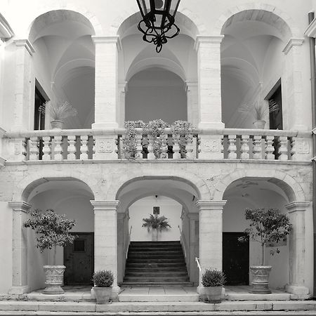 La Soffitta Covelli Bed and Breakfast Trani Exteriör bild